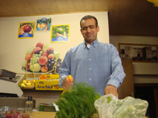 ashraf zayed in seinem geschaeft